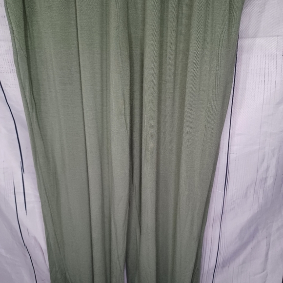 Abercrombie & Fitch Olive Green Sleeveless Jumpsuit - Picture 5 of 13